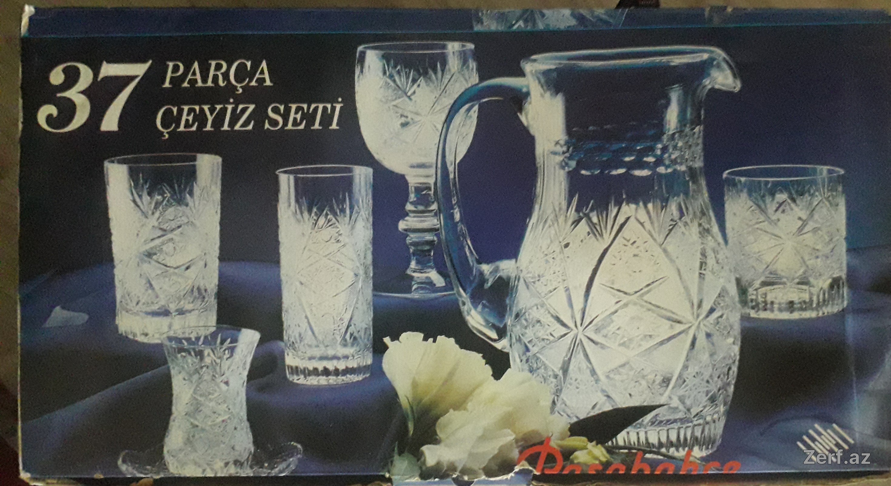 Paşabahçe firmasının 37 parça çeyiz seti.